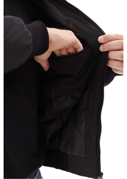 Erkek Siyah Astarlı Dik Yaka Mevsimlik Su ve Rüzgar Geçirmez Mont FM-505