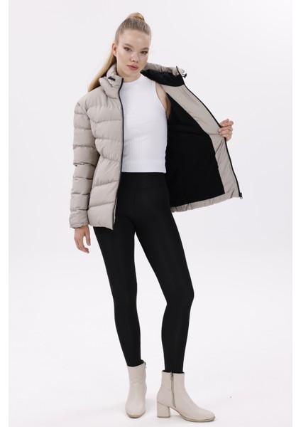 Kadın Taş Içi Polarlı Kürklü Kapüşonlu Su Geçirmez Rüzgara Dayanıklı Şişme Kışlık Mont Kaban Parka