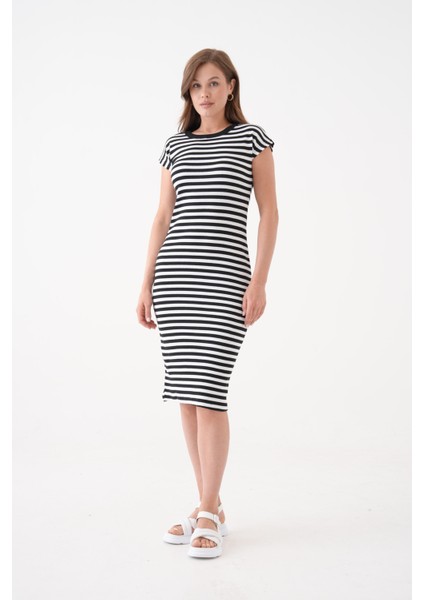 Kadın Çizgili Spor Şık Siyah Beyaz Casual Midi Boy Elbise indirimleri