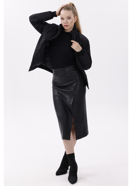 Kadın Siyah Astarlı Dik Yaka Mevsimlik Su ve Rüzgar Geçirmez Mont FM-505-K