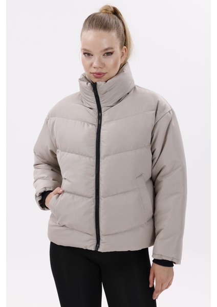 Kadın Dolgulu Puffer Mont - Yüksek Yaka, Suya Dayanıklı