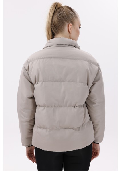 Kadın Dolgulu Puffer Mont - Yüksek Yaka, Suya Dayanıklı