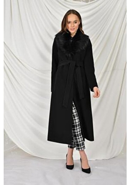 Kadın Ara Boy Kaban Siyah Kürklü Detaylı Kalın Dokuma 2020 Sonbahar-Kış