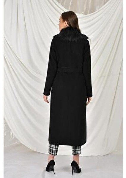 Kadın Ara Boy Kaban Siyah Kürklü Detaylı Kalın Dokuma 2020 Sonbahar-Kış