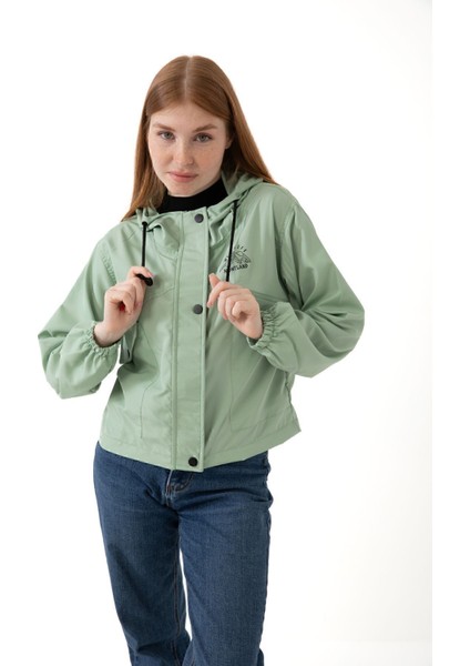 Spor Kadın Su Geçirmez ve Rüzgara Dayanıklı Kapüşonlu Cepli Çıt Çıtlı Mevsimlik Yağmurluk