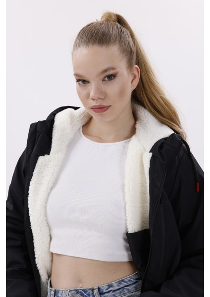 Kadın Siyah Kürklü Su ve Rüzgar Geçirmez Kapüşonlu Kışlık Mont & Kaban & Parka FMM-100-K