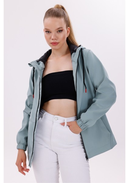 Kadın Mint Yeşil Içi Astarlı Su Geçirmez ve Rüzgara Dayanıklı Kapüşonlu Cepli Yağmurluk - Rüzgarlık