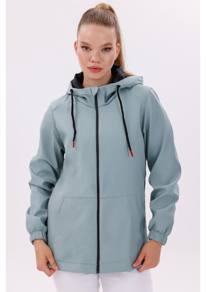 Kadın Mint Yeşil Içi Astarlı Su Geçirmez ve Rüzgara Dayanıklı Kapüşonlu Cepli Yağmurluk - Rüzgarlık