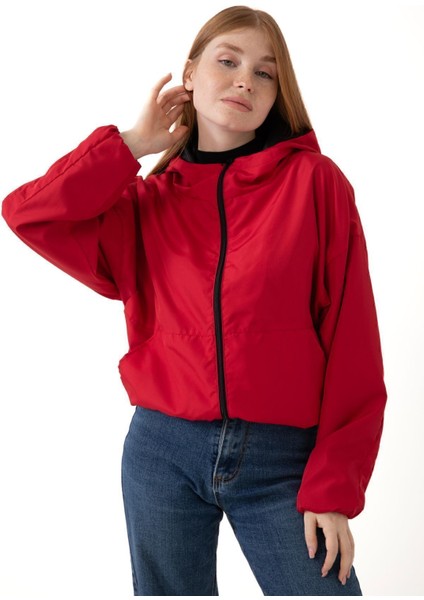 Spor Kadın Kapüşonlu Su ve Rüzgar Geçirmez Cepli Içi Astarlı Oversize Mevsimlik Yağmurluk