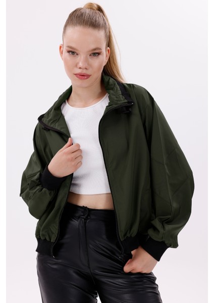 Kadın Haki Dik Yaka Su ve Rüzgar Geçirmez Oversize Crop Mevsimlik Yağmurluk Rüzgarlık Y30