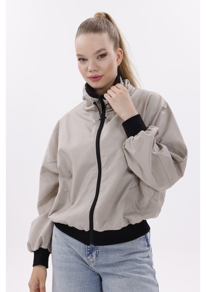 Kadın Taş Dik Yaka Su ve Rüzgar Geçirmez Oversize Crop Mevsimlik Yağmurluk Rüzgarlık Y30 indirimleri