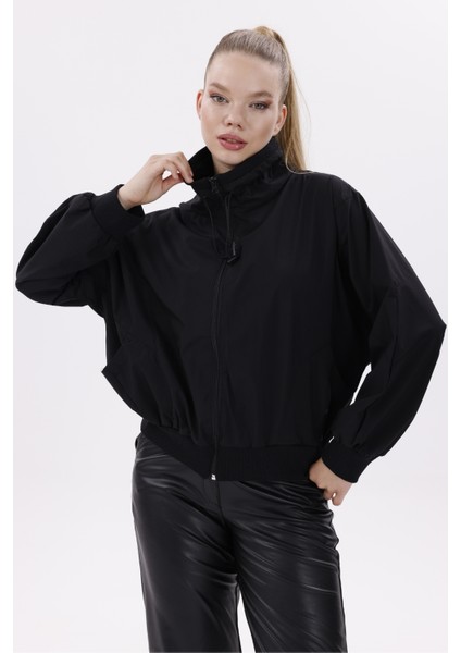 Kadın Siyah Dik Yaka Su ve Rüzgar Geçirmez Oversize Crop Mevsimlik Yağmurluk Rüzgarlık Y30 indirimleri