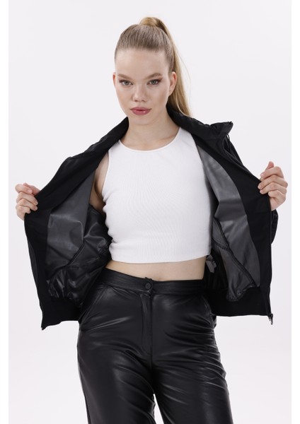 Kadın Siyah Dik Yaka Su ve Rüzgar Geçirmez Oversize Crop Mevsimlik Yağmurluk Rüzgarlık Y30