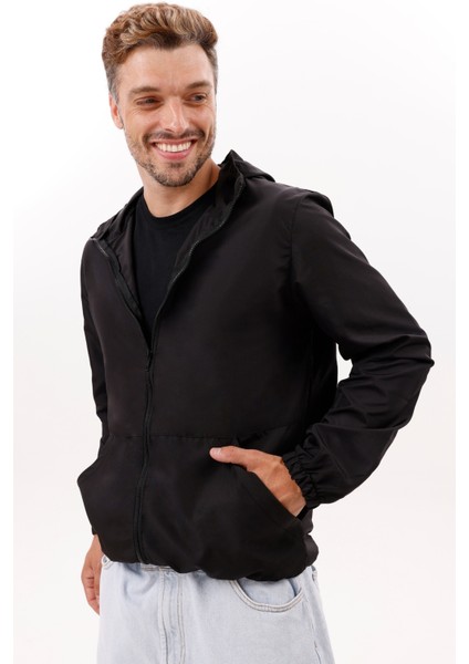 Erkek Siyah Kapüşonlu Su ve Rüzgar Geçirmez Astarlı Oversize Yağmurluk Y35 indirimleri