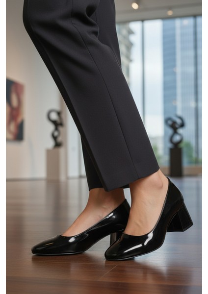 Siyah Rugan Kadın Topuklu Ayakkabı modelleri