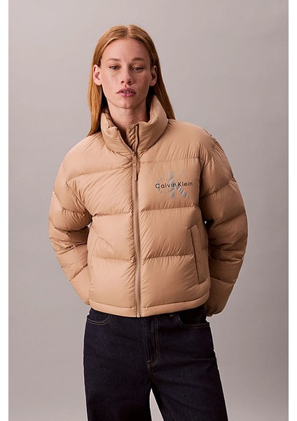 Kadın Regular Fit Grafik Baskılı Dik Yaka Şişme Mont - Bej