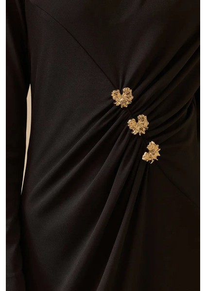 Kadın Gold Aksesuar Detaylı Drapeli Elbise - Siyah indirimleri