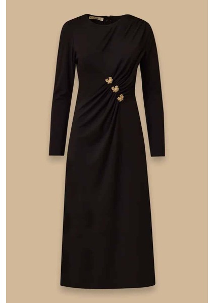 Kadın Gold Aksesuar Detaylı Drapeli Elbise - Siyah