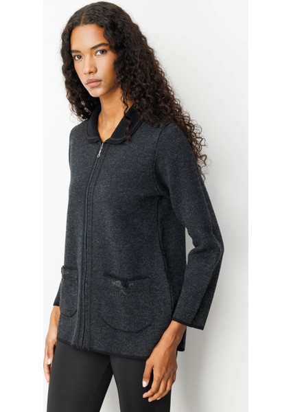 Kadın Polo Yaka Cebi Nakış Işlemeli Yün Hırka Siyah fiyatları