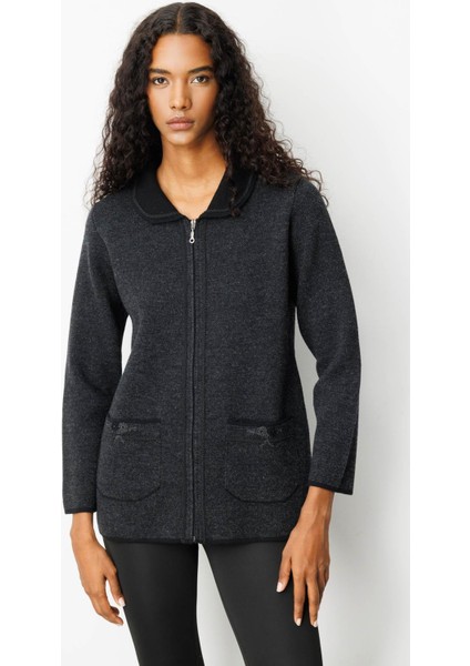 Kadın Polo Yaka Cebi Nakış Işlemeli Yün Hırka Siyah fırsatları