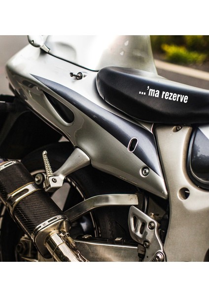 Beyaz Renk 22 x 6 cm Kişiye Özel Rezerve Yazısı Motor Araç Kask Oto Sticker
