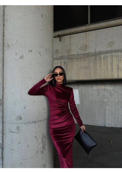 Kadın Uzun Kollu Yarım Balıkçı Yaka Büzgü Detay Kadife Kumaş Elbise modelleri