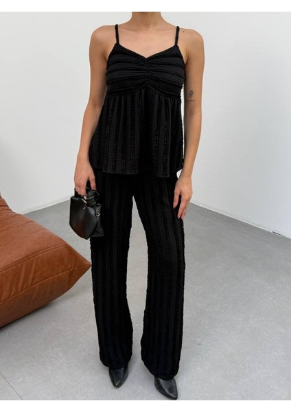 Kadın Siyah Dokulu Askılı Üst ve Bol Paça Pantolon 2’li Takım