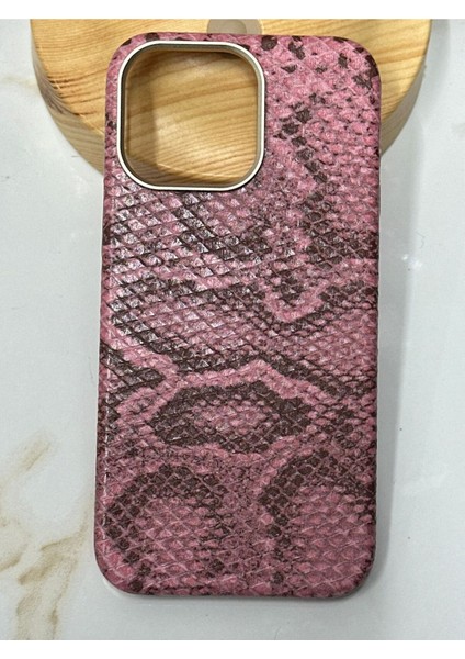 15 Plus Yılan Desenli Kılıf