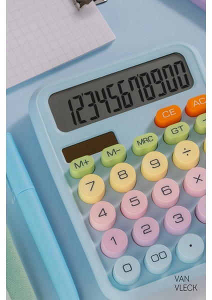 Renkli Hesap Makinesi – Güneş Enerjili ve Pilli, Masaüstü, Dayanıklı ve Pratik indirimleri