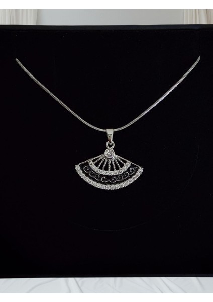 Çelik Karamaz Siyah Mineli Yelpaze Kolye fiyatları