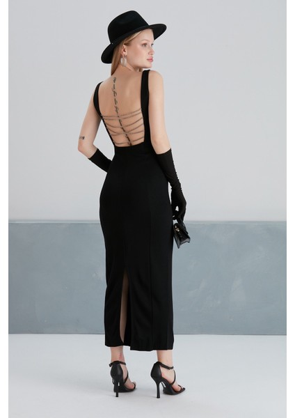 Kadın Kalın Askılı Sırt ve Zincir Detaylı Midi Boy Yırtmaçlı Spor Şık Siyah Elbise