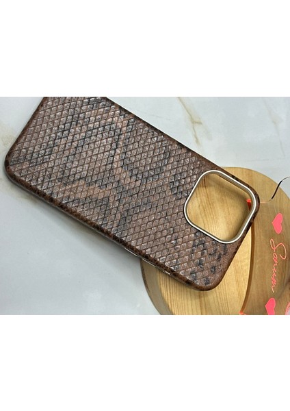 15 Plus Yılan Desenli Kılıf fiyatları