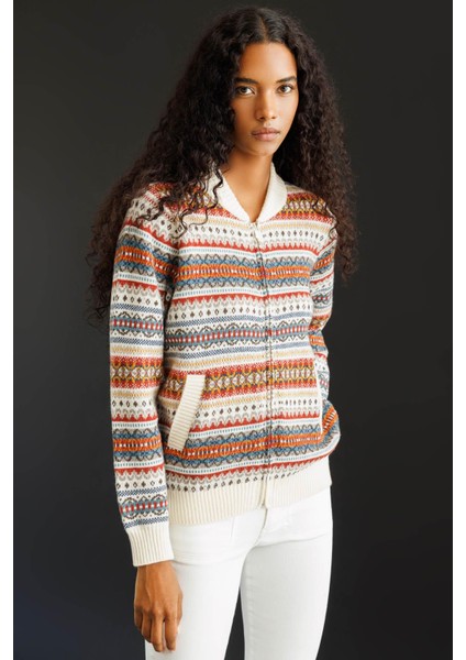 Kadın Hakim Yaka Jakarlı Yün Hırka Kemik fiyatları