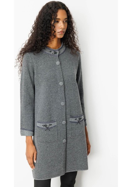 Kadın Dik Yaka Kolu ve Cebi Nakış Işlemeli Uzun Yün Kaban Füme fiyatları