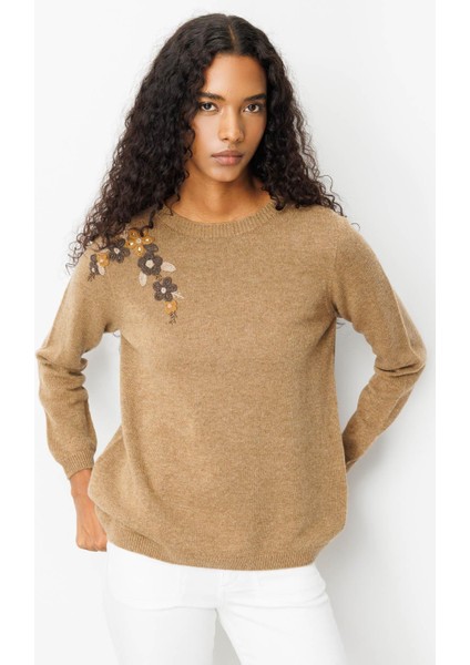 Kadın Sıfır Yaka Omuzu Işlemeli Yün Kazak V.camel