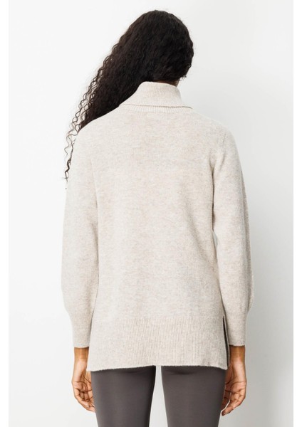 Kadın Tam Balıkçı Yaka Yanı Yırtmaçlı Yün Kazak V.bej modelleri