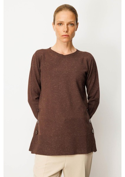 Kadın Sıfır Yaka Dikişsiz Yanları Düğmeli Simli Kazak Kahve fiyatları