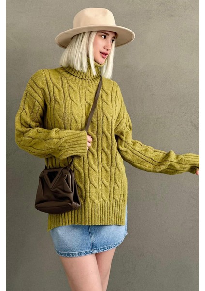 Yeşil Boğazlı Triko Kazak MG2376