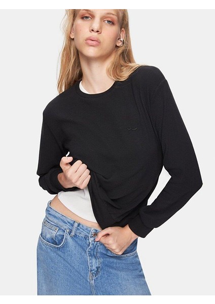 Kadın Sıfır Yaka Uzun Kollu Siyah Sweatshırt