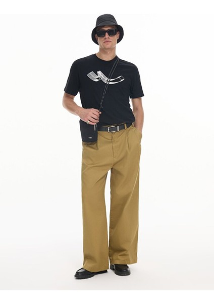 Erkek Kısa Kollu Sıfır Yaka Sıgn Baskılı Regular Siyah T-shırt