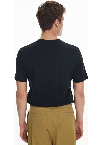 Erkek Kısa Kollu Sıfır Yaka Sıgn Baskılı Regular Siyah T-shırt