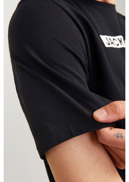 Erkek Gögüs Baskili Tisört - Corplogo