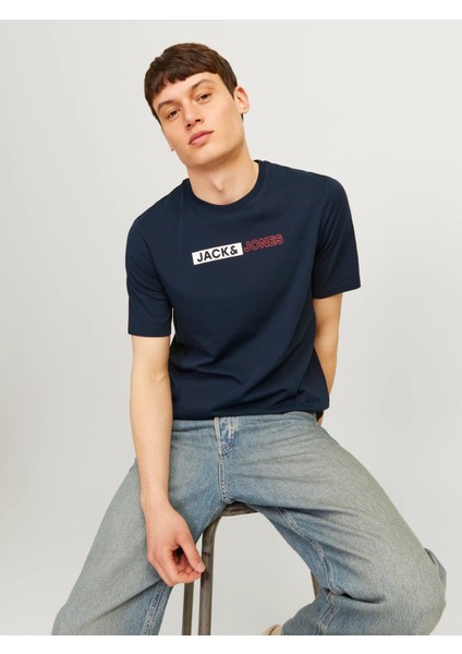 Erkek Gögüs Baskili Tisört - Corplogo