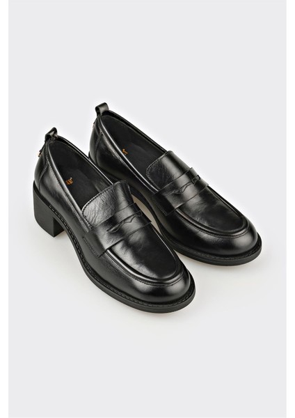 Siyah Deri Kadın Günlük Ayakkabı fiyatları