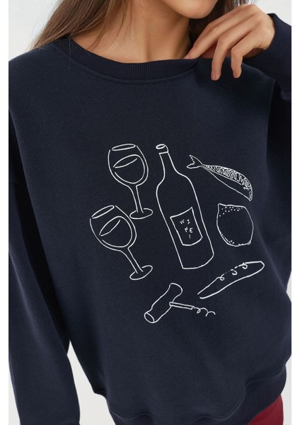 Kadın Baskılı Yuvarlak Yaka Sweatshirt Gece Mavisi fırsatları