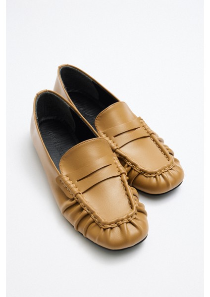 Loafer 2510 - Büzgülü Detaylı Karamel Kadın Loafer