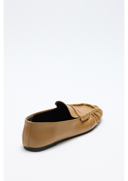 Loafer 2510 - Büzgülü Detaylı Karamel Kadın Loafer