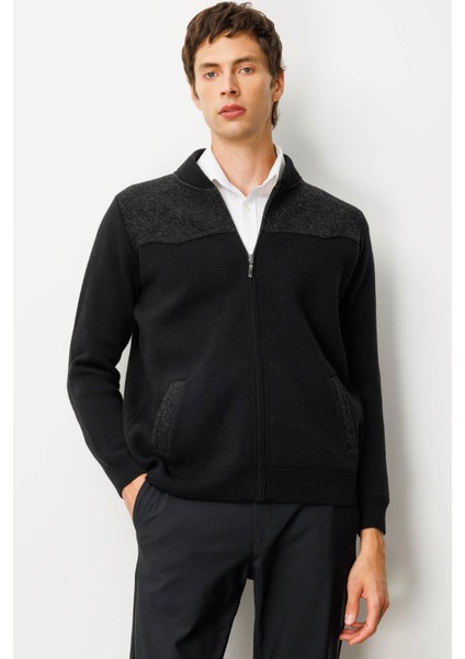 Erkek Hakim Yaka Göğsü ve Cebi Keçe Triko Yün Mont Siyah