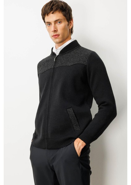 Erkek Hakim Yaka Göğsü ve Cebi Keçe Triko Yün Mont Siyah fiyatları