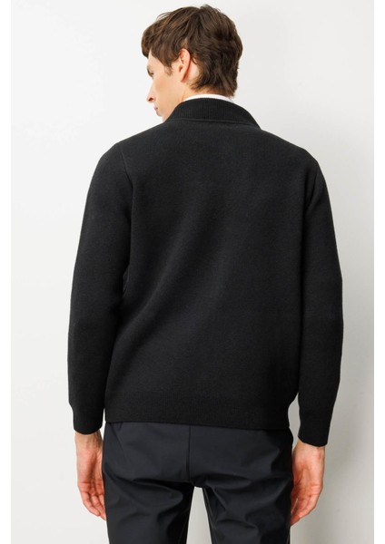 Erkek Hakim Yaka Göğsü ve Cebi Keçe Triko Yün Mont Siyah modelleri